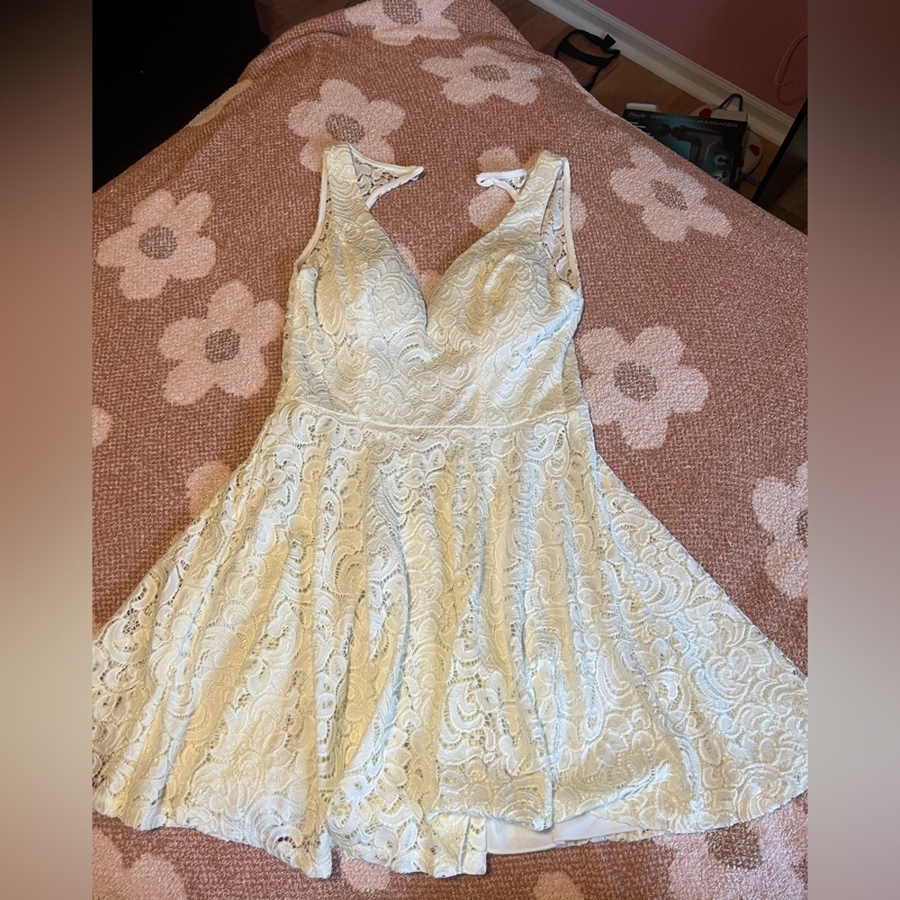 Elegant White Lace Dress